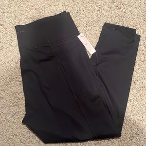 NWT VS Leggings